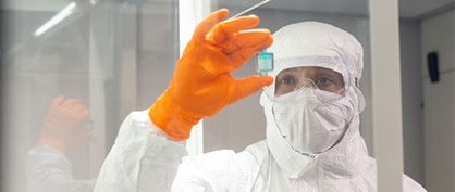 Discover the DuPont Tyvek Isoclean IC 193 WH DS Discover the DuPont Tyvek Isoclean IC 193 WH DS